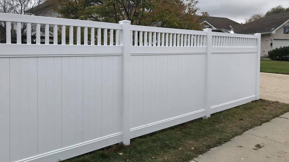 privacy-vinyl-fence-fairmont-white_1_no-logo