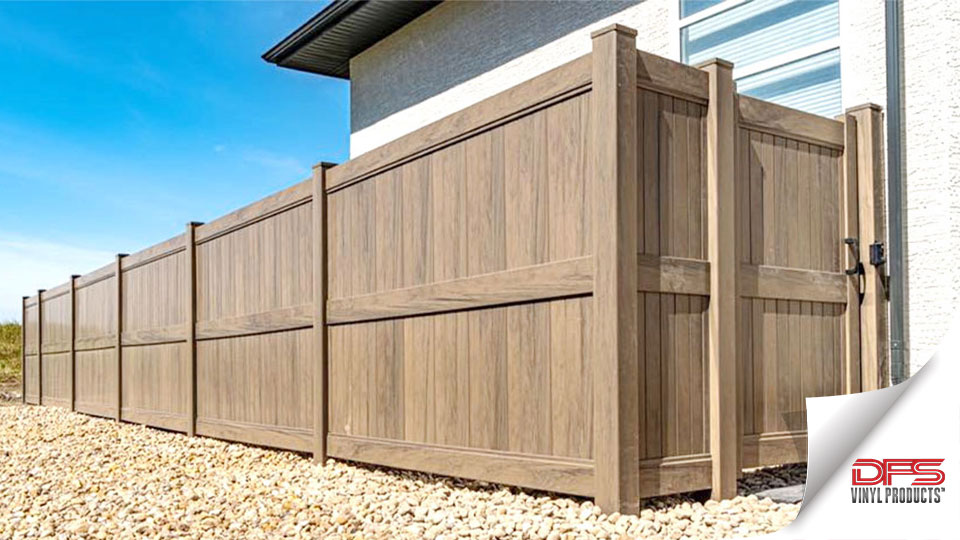 privacy-vinyl-fence-jasper-dark-maple_2