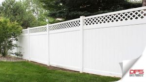 Read more about the article Winnipeg Fence Contractors: Why Vinyl Wins in Extreme Cold