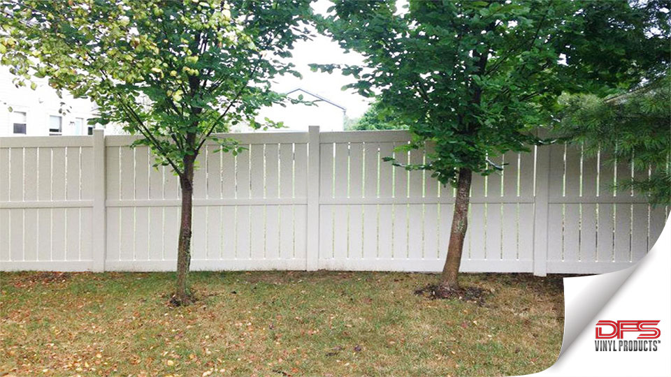 semi-privacy-vinyl-fence-huron-white_3